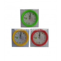 Round Plastic Clock With Simple Style For Home Decoration